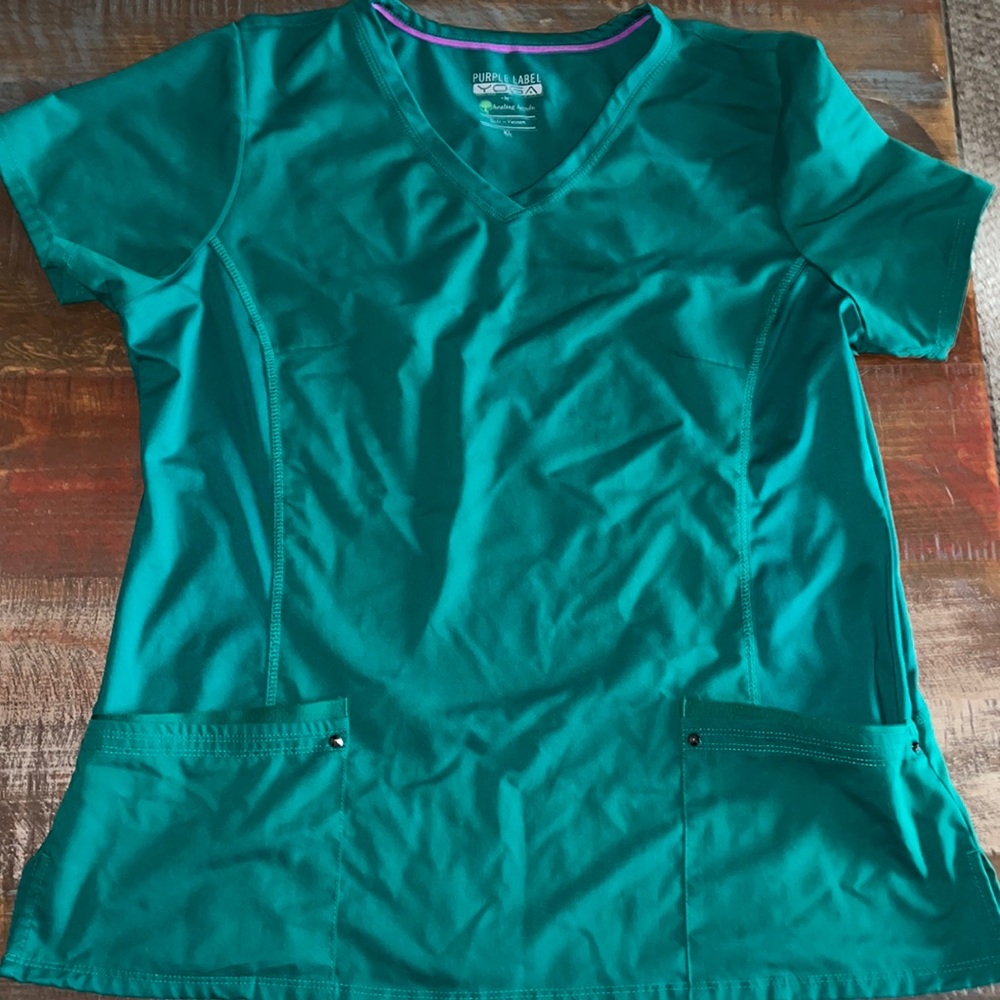 Women’s Hunter Green Scrub Top